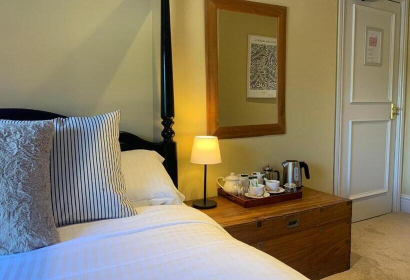 اتاق سوپریور با تخت بزرگ, The Black Swan Inn