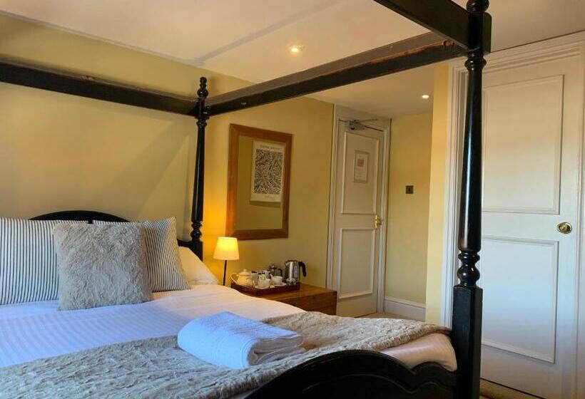 اتاق سوپریور با تخت بزرگ, The Black Swan Inn