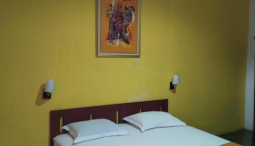 Номер Стандарт, Oyo 90490 Hotel Nyi Rindang