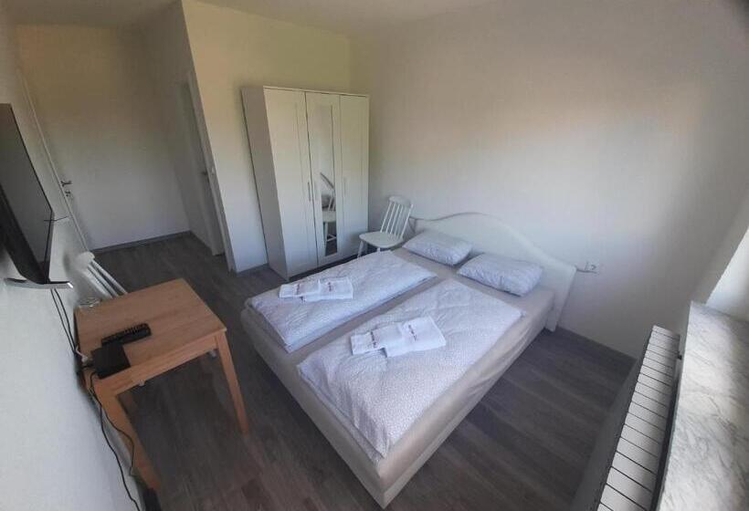 اتاق استاندارد با چشم‌انداز کوهستان, Apartmani Mamić