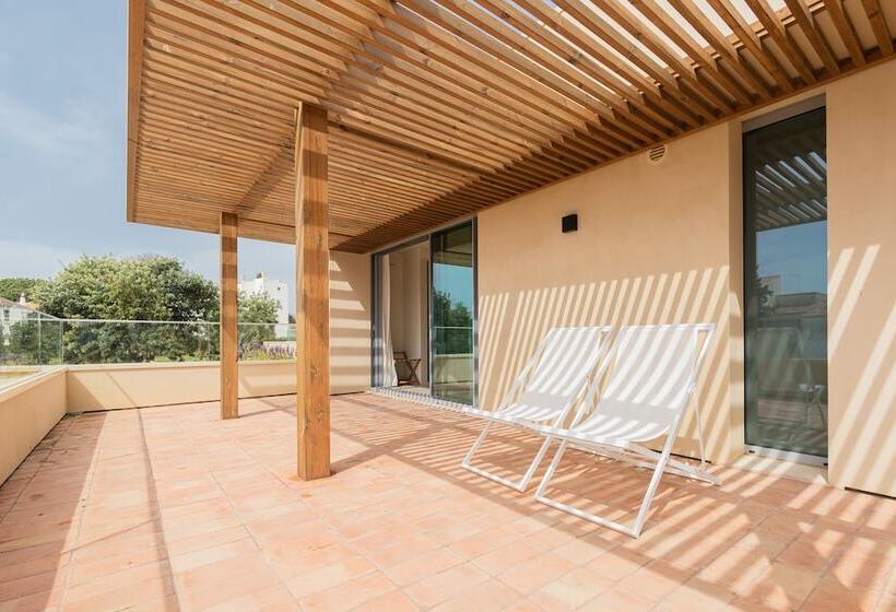 Апартаменты 3 Спальни, White Shell Beach Villas