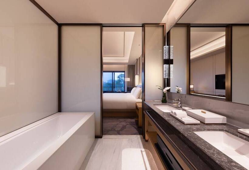اتاق پریمیوم با چشم‌انداز باغ, Gran Melia Chengdu