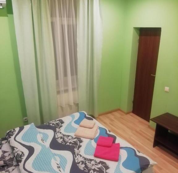 Номер Стандарт, панський двір