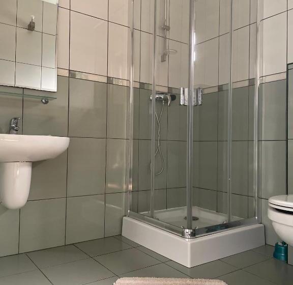 Номер Стандарт Вид на Горы, Valea Salbatica
