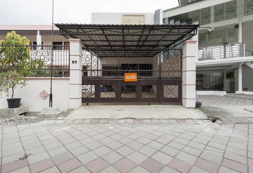 Номер Стандарт, Koolkost Syariah Near Upn Veteran