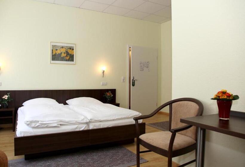 اتاق استاندارد, Am Charlottenplatz
