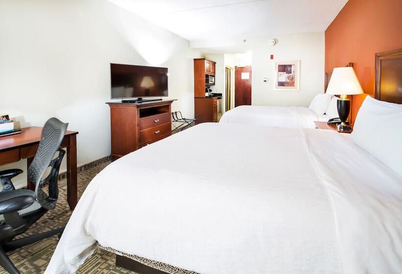 Номер Стандарт, Hilton Garden Inn Fayetteville Fort Liberty