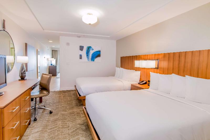 Номер Стандарт Вид на Бассейн, Hilton Pensacola Beach