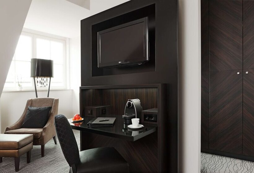 Номер Deluxe, Steigenberger Icon Grandhotel Handelshof Leipzig