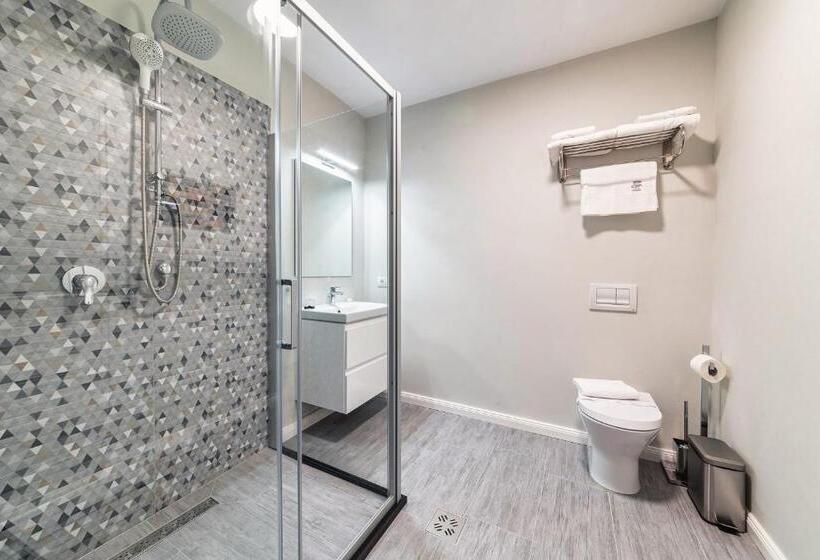 Номер Deluxe с Балконом, Saga Rooms