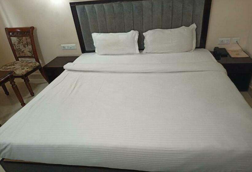 Номер Deluxe, Jmd International Katihar