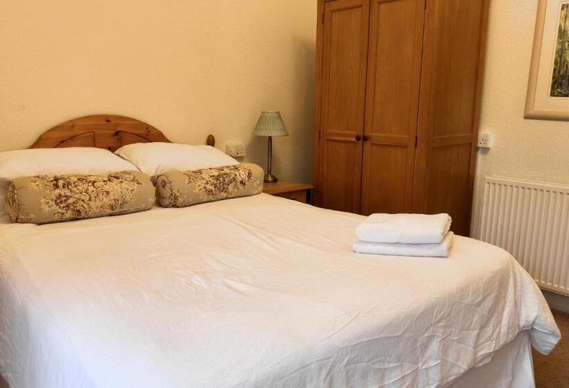 اتاق استاندارد با تخت بزرگ, The Cricketers Inn