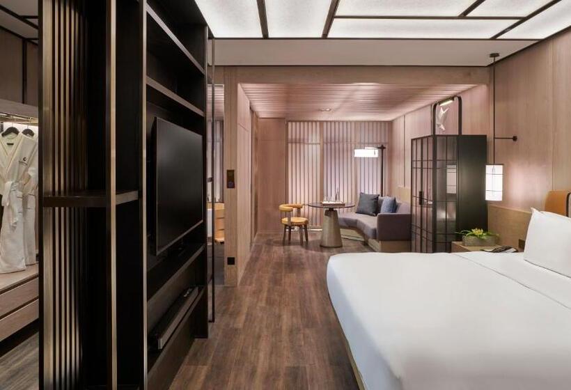 اتاق استاندارد با تخت بزرگ, Okura Manila