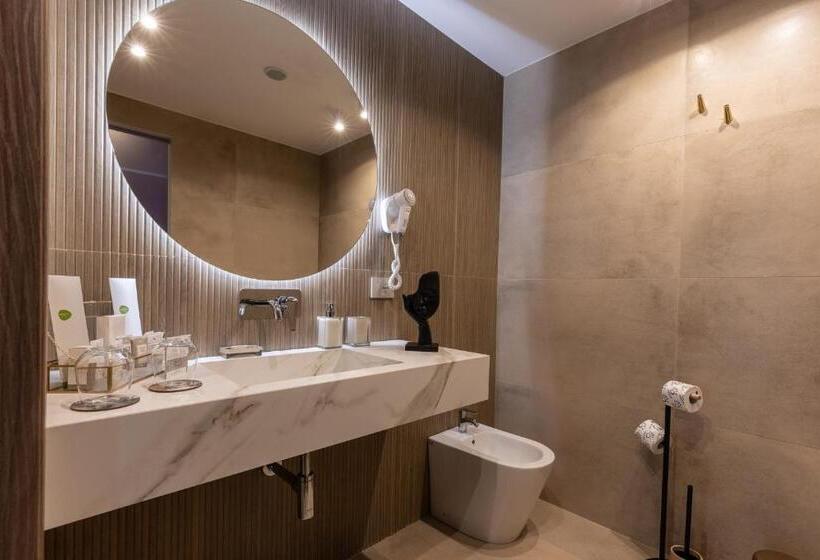 Королевский Люкс, Giafra Luxury Rooms