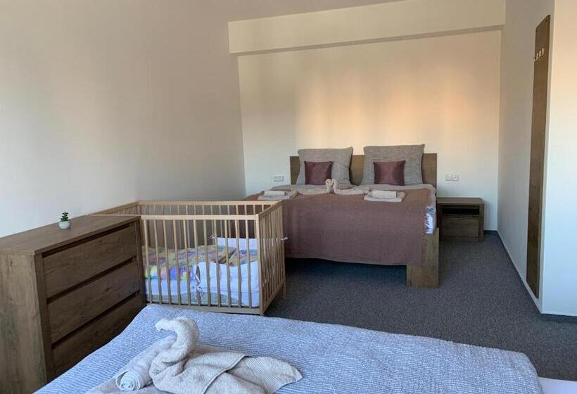 Family Suite, Kamrovec