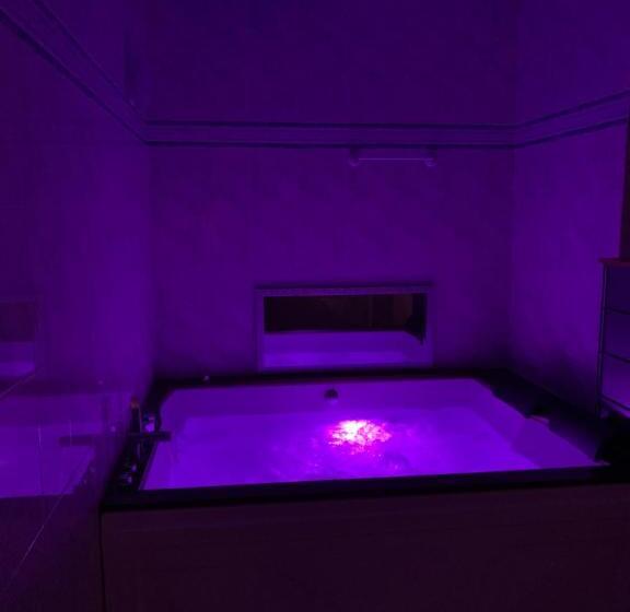 اتاق لوکس, Relax And Pool Apartments Novi Sad