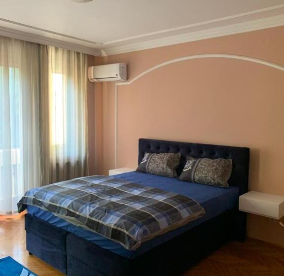 اتاق لوکس, Relax And Pool Apartments Novi Sad