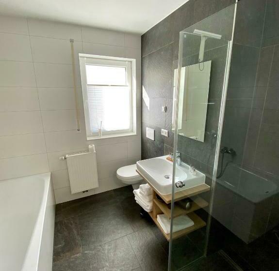 Люкс с Балконом, Schoko Apartments