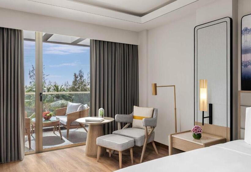 اتاق لوکس با تخت بزرگ, Vivanta Goa, Miramar