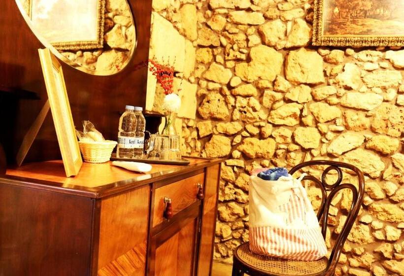 اتاق لوکس, Il Bàrraġ Farmhouse B&b   Gozo Traditional Hospitality