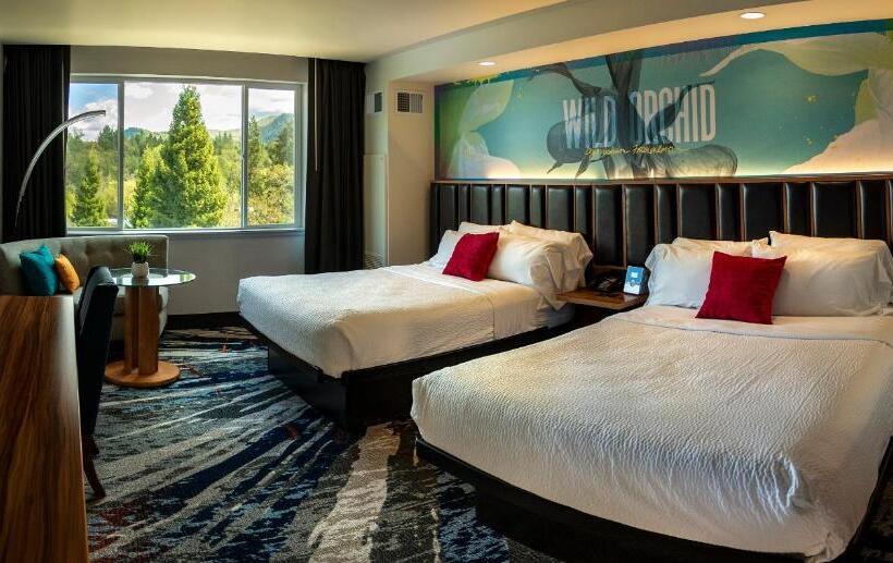 Номер Deluxe, Seven Feathers Casino Resort