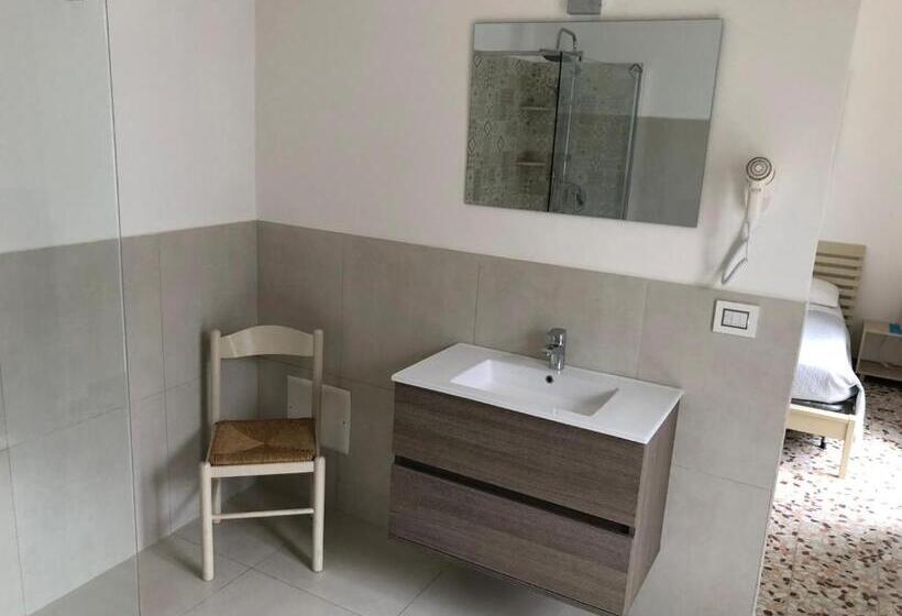 اتاق لوکس, Savelletri Miramare