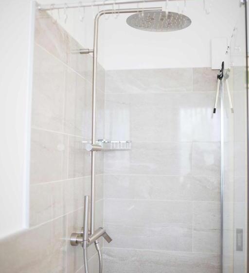 سوئیت 2 خوابه, Carossi B&b