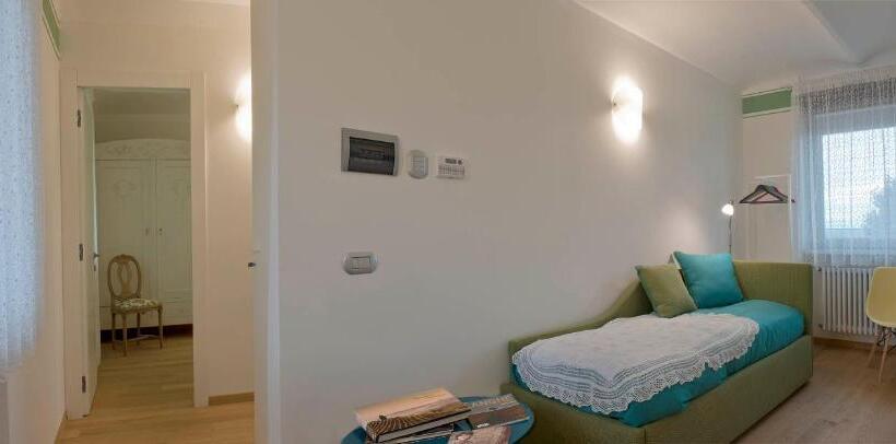 سوئیت 2 خوابه, Carossi B&b
