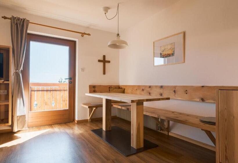 آپارتمان 2 خوابه با بالکن, Haflingerhof