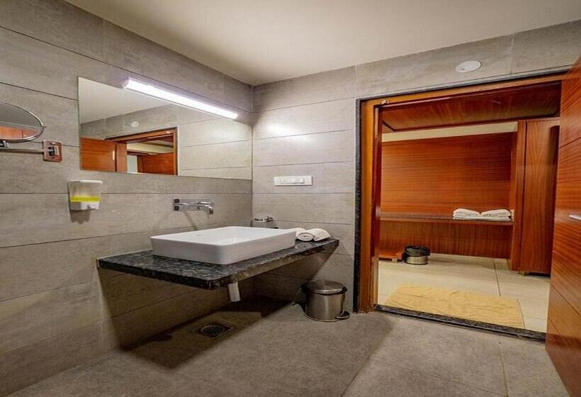 Семейный Номер, Ashok Inn