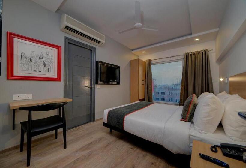 三人经典房间, Townhouse The Shubham Dilsukhnaga