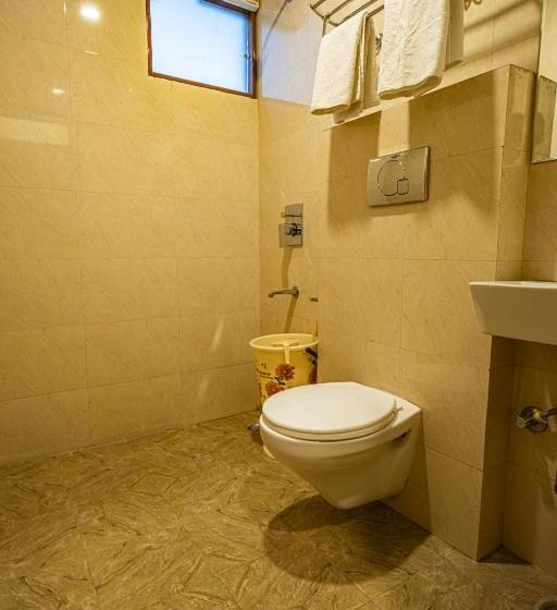 Quarto Deluxe, Khajanchi
