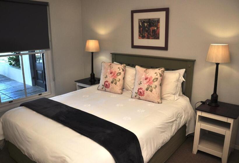 کابین, Blueberry Hill Cottages