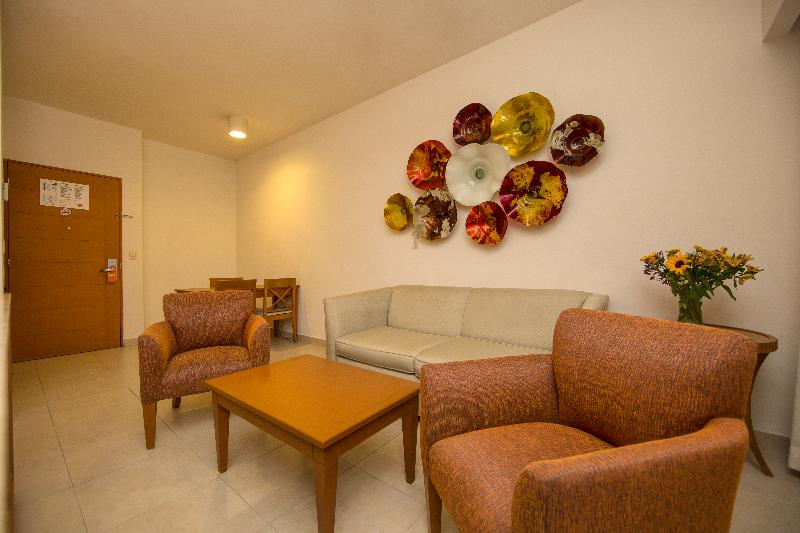 سوییت جونیور, Ambiance Suites