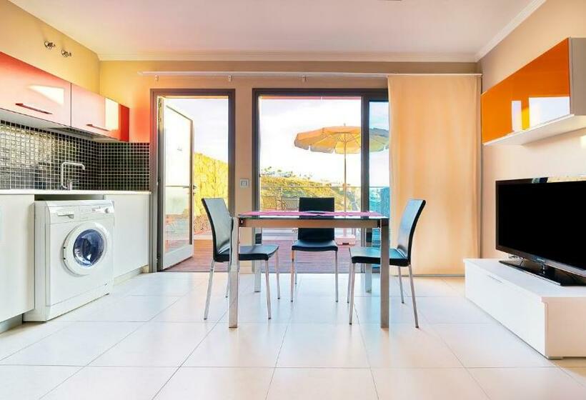침실 1개 발코니 아파트, Las Villas De Amadores