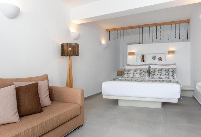 سوئیت با چشم‌انداز, Adamant Suites