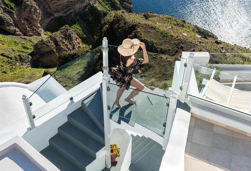 سوئیت با چشم‌انداز, Adamant Suites
