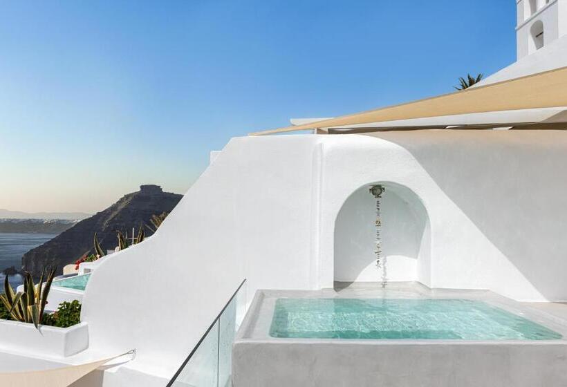 سوئیت با چشم‌انداز, Adamant Suites