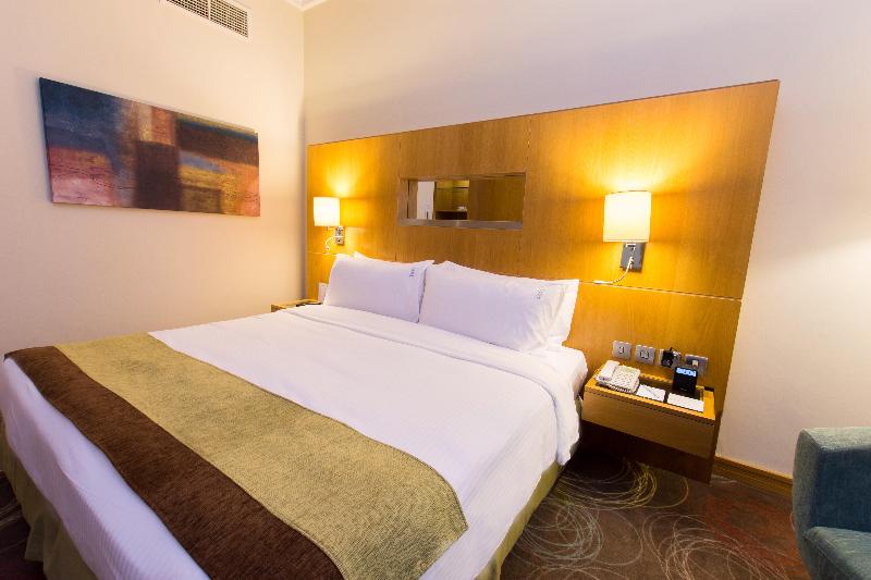 Номер Стандарт Вид на Город, Holiday Inn Abu Dhabi, An Ihg
