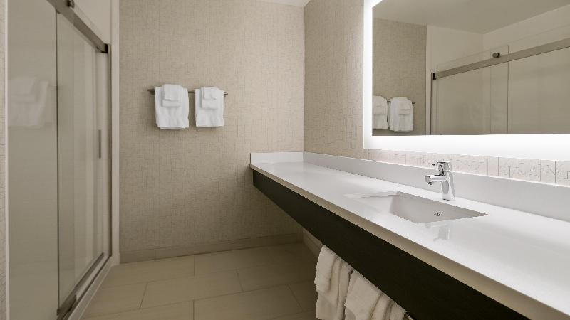 Quarto Estandar Cama King, Holiday Inn Express Hotel & Suites Everett, An Ihg