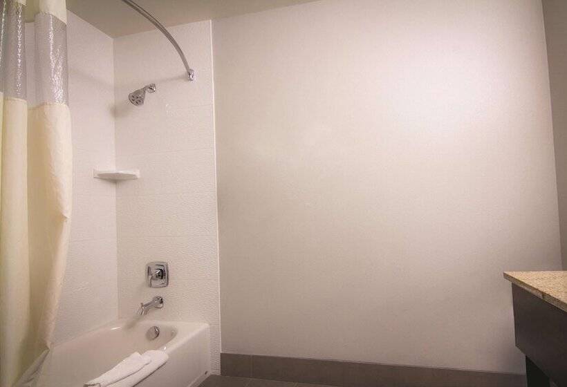 Семейный Номер Deluxe, La Quinta By Wyndham Fairbanks Airport