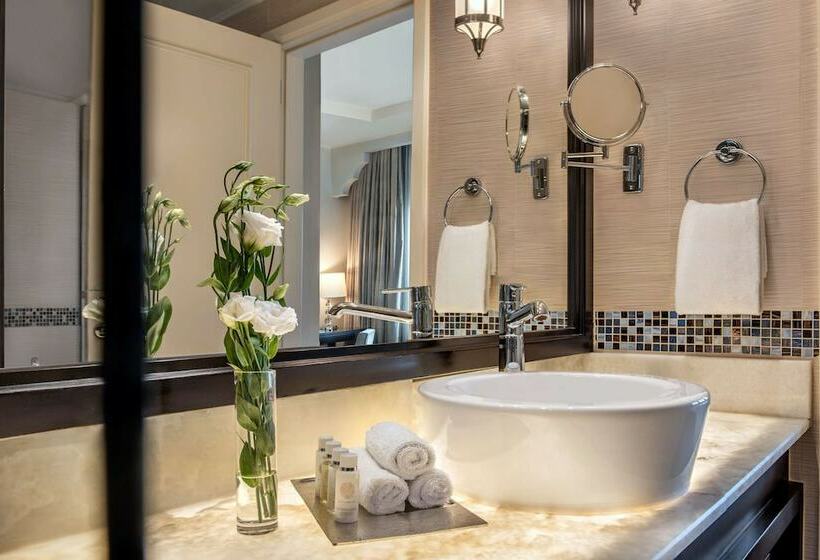 Номер Премиум, Oaks Ibn Battuta Gate Dubai