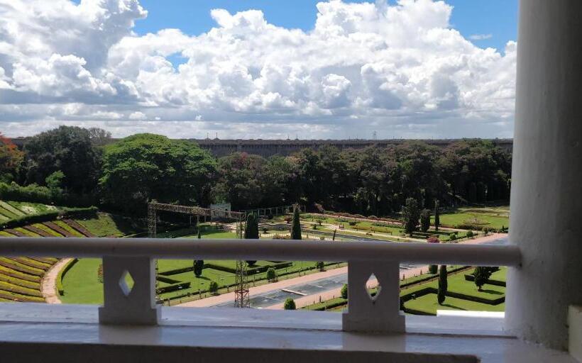 标准间, Royal Orchid Brindavan Garden Mysore