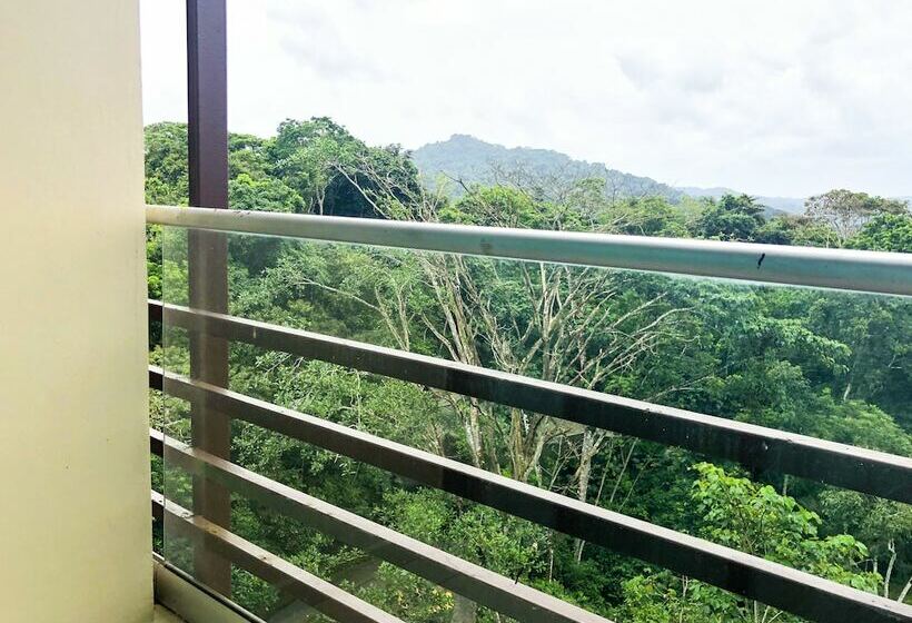 Президентский Люкс, Summit Rainforest Golf Resort & All Inclusive