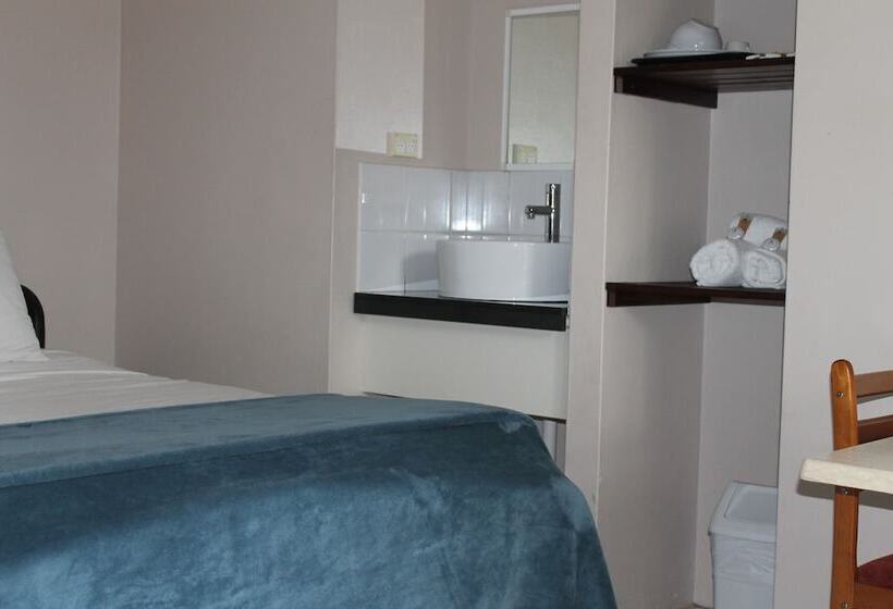 Quarto Estandar Banheiro Compartilhado, Bohemia Resort Cairns