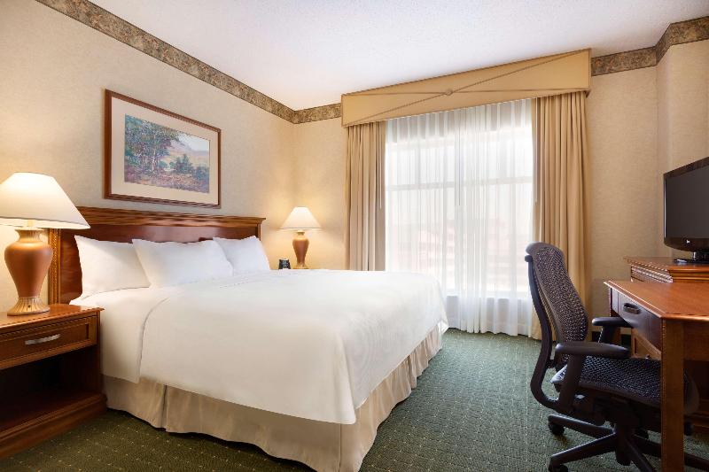 프리미엄 스위트, Embassy Suites Lincoln