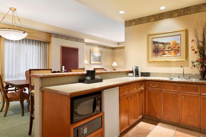 프리미엄 스위트, Embassy Suites Lincoln