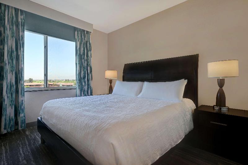 Люкс Кровать Кинг, Hilton Garden Inn San Bernardino