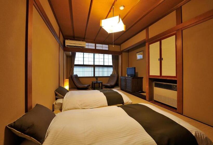 اتاق استاندارد با سرویس بهداشتی مشترک, Hida Takayama Hodakaso Yamano Iori