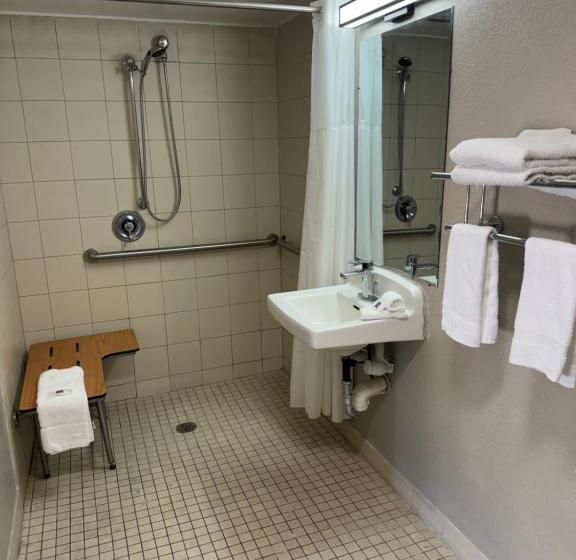 חדר סטנדרט מותאם לאדם עם מוגבלויות, Motel 6 Bradenton, Fl